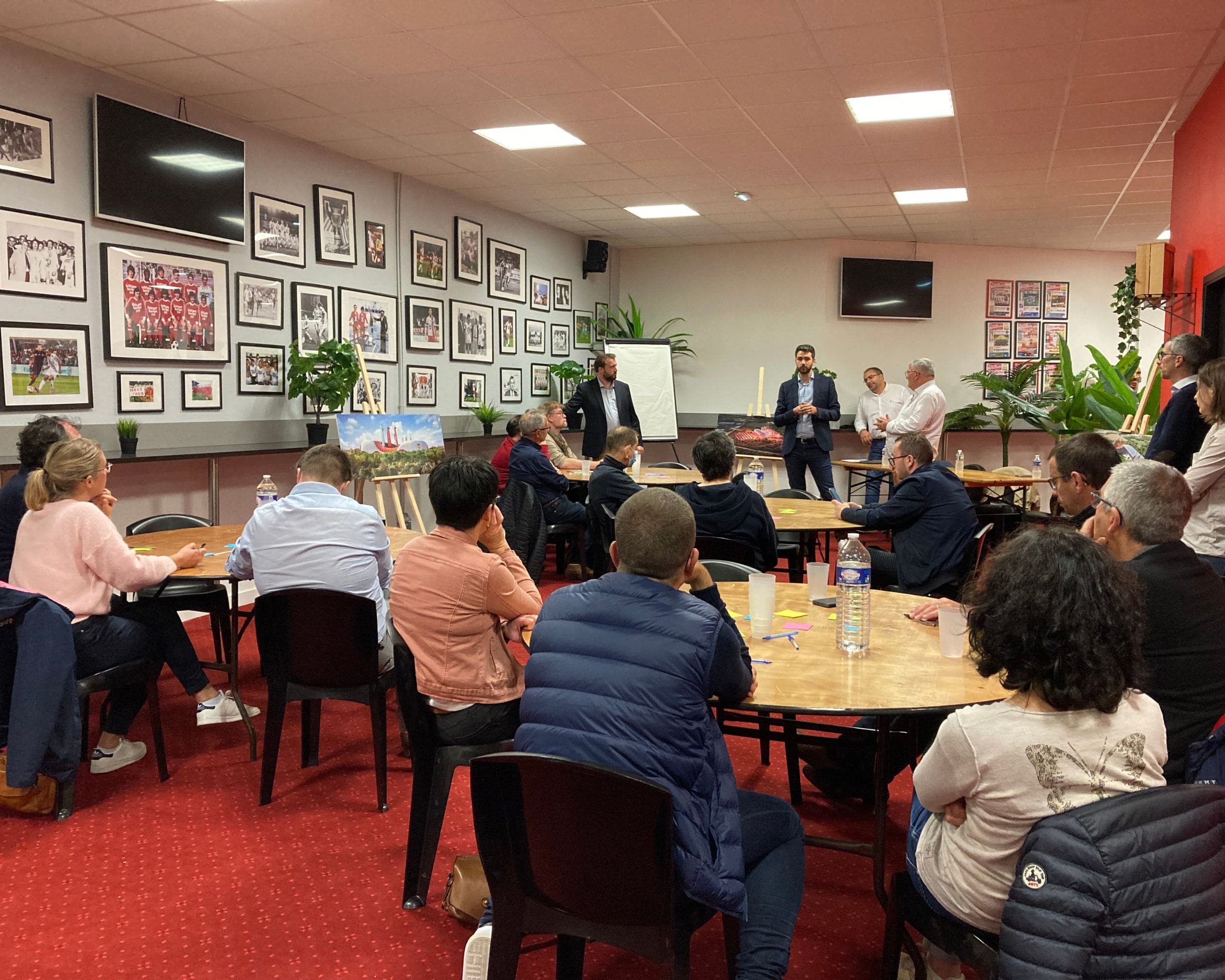 réunion pour démarche participative concernant l'arkea park